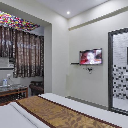 Hotel Aroma- Dadar Mumbai Eksteriør bilde