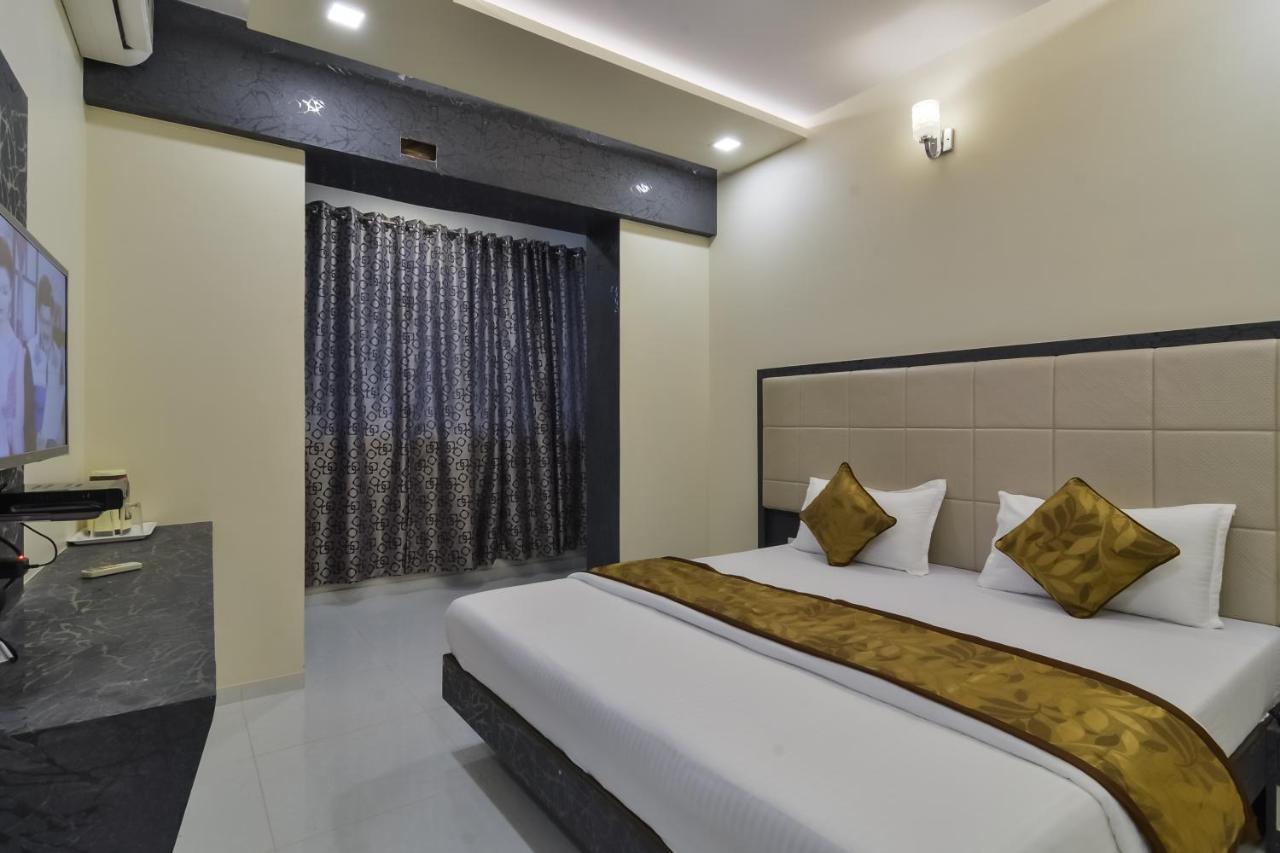 Hotel Aroma- Dadar Mumbai Eksteriør bilde