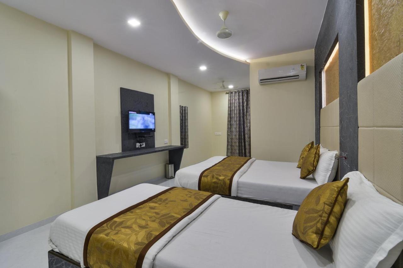 Hotel Aroma- Dadar Mumbai Eksteriør bilde