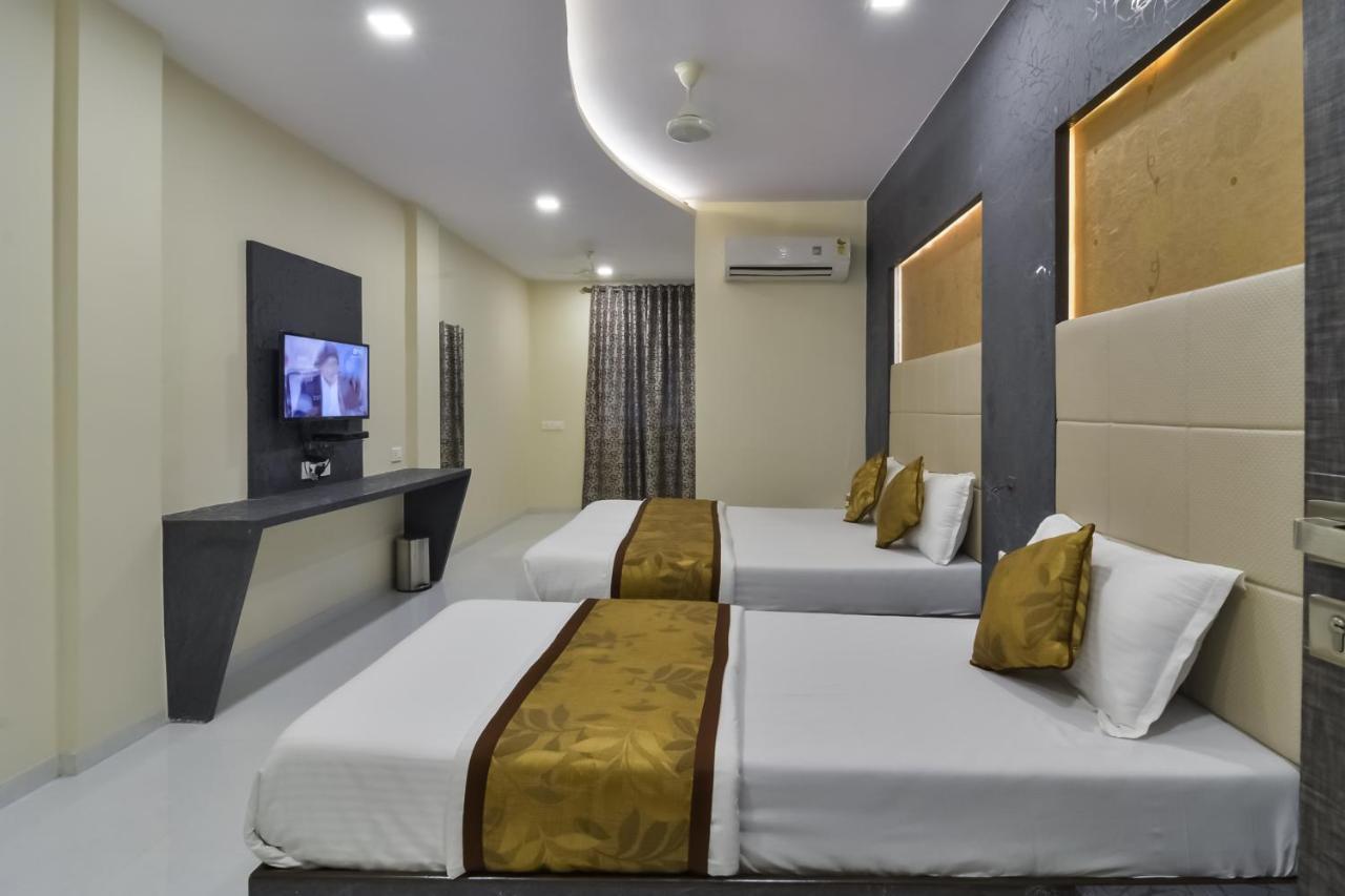 Hotel Aroma- Dadar Mumbai Eksteriør bilde
