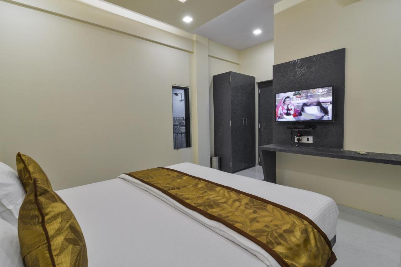 Hotel Aroma- Dadar Mumbai Eksteriør bilde