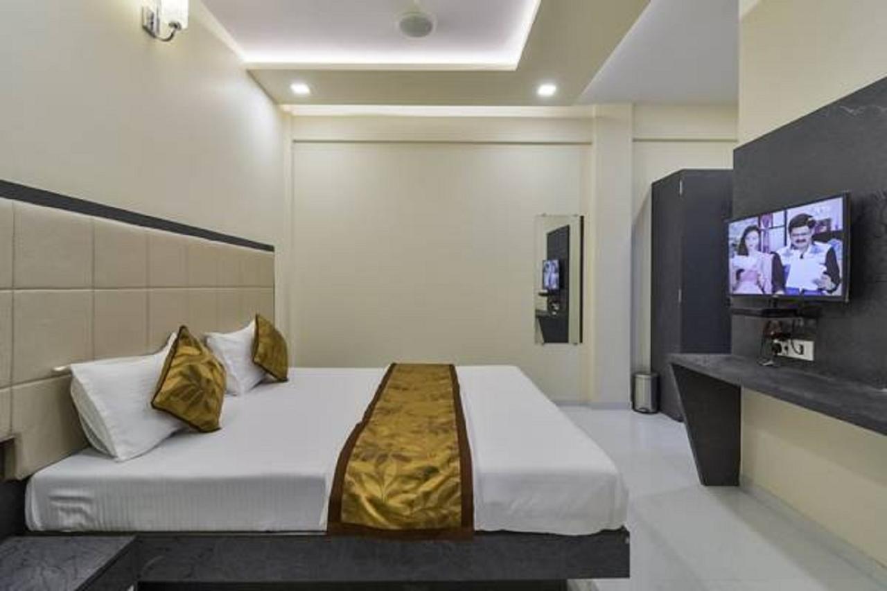 Hotel Aroma- Dadar Mumbai Eksteriør bilde