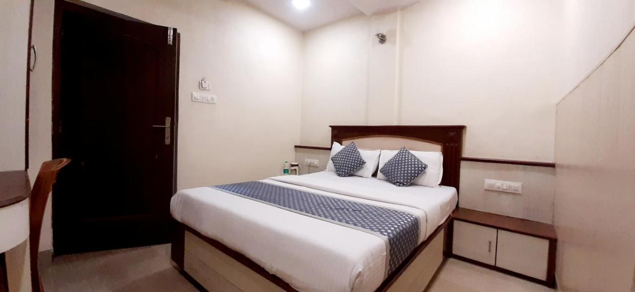 Hotel Aroma- Dadar Mumbai Eksteriør bilde
